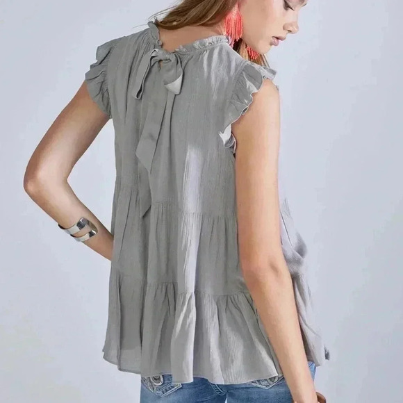 MISS ME TIERED SLEEVELESS GRAY RUFFLE TOP SIZE SMALL - Picture 8 of 8